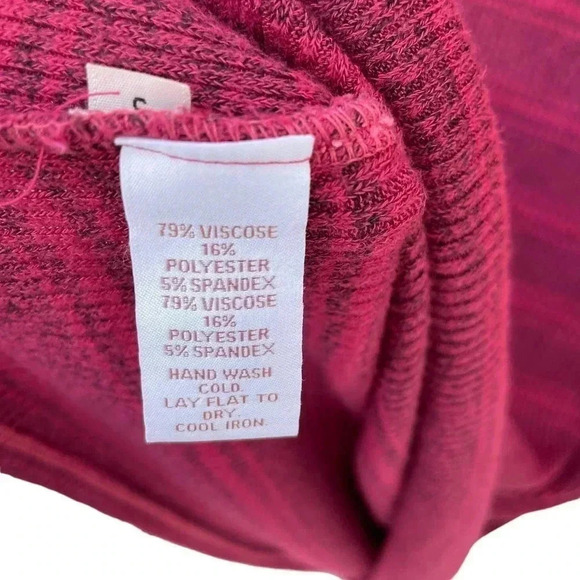 Scripted Cut Out Fitted Long Sleeve Top - Picture 6 of 6